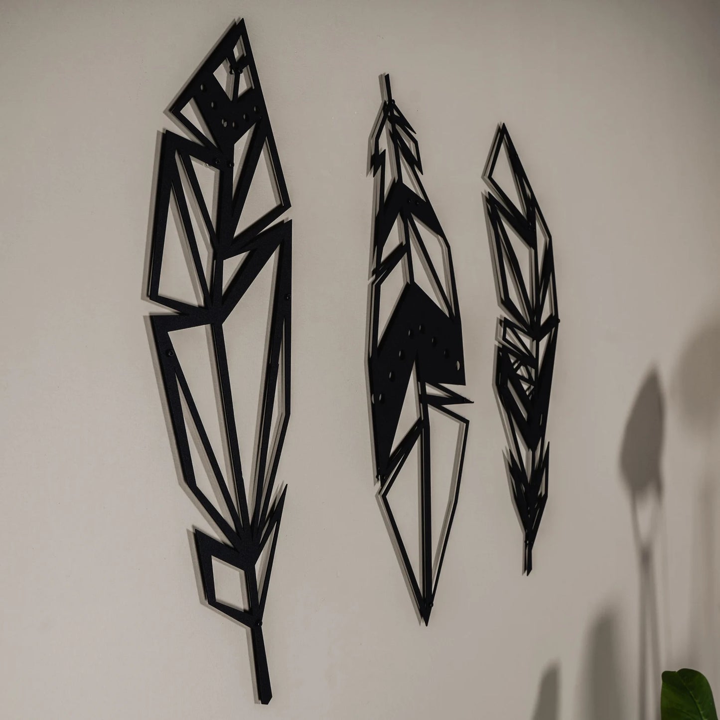 Metal Feather Wall Hanging – Geometric Style (3Pcs)